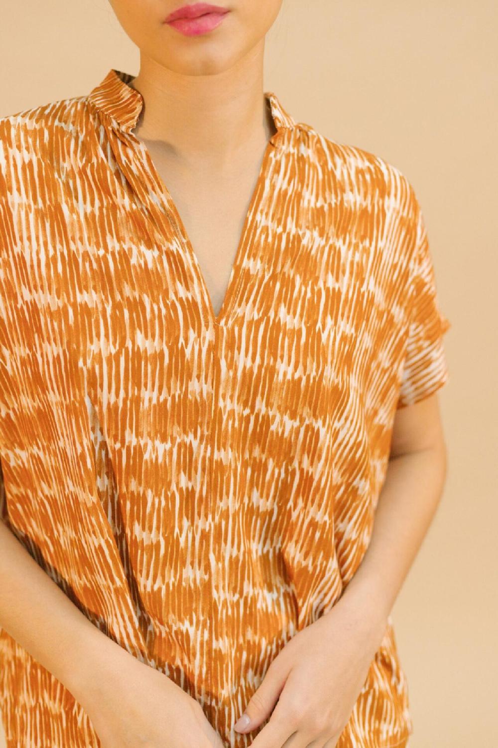 Pan Producto Básico Blusa Fluida Estampado Teja