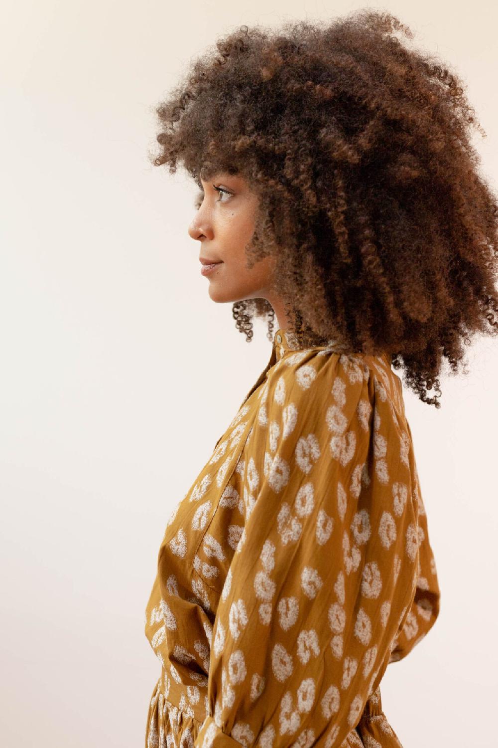 Pan Producto Básico Blusa Ocre Con Bordados