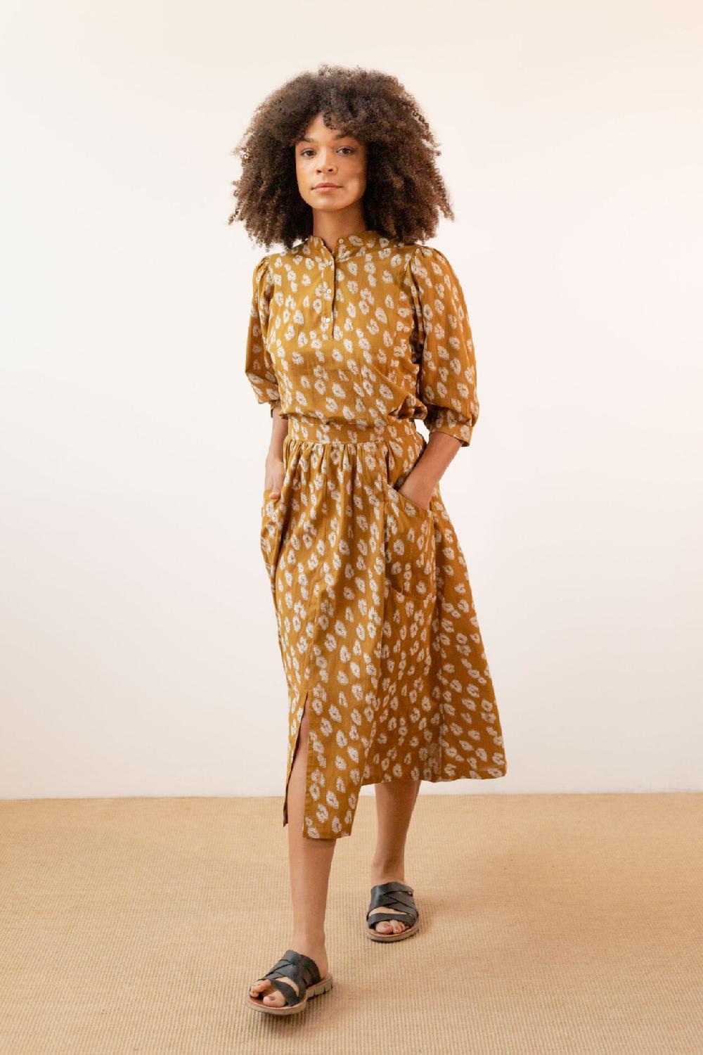 Pan Producto Básico Blusa Ocre Con Bordados