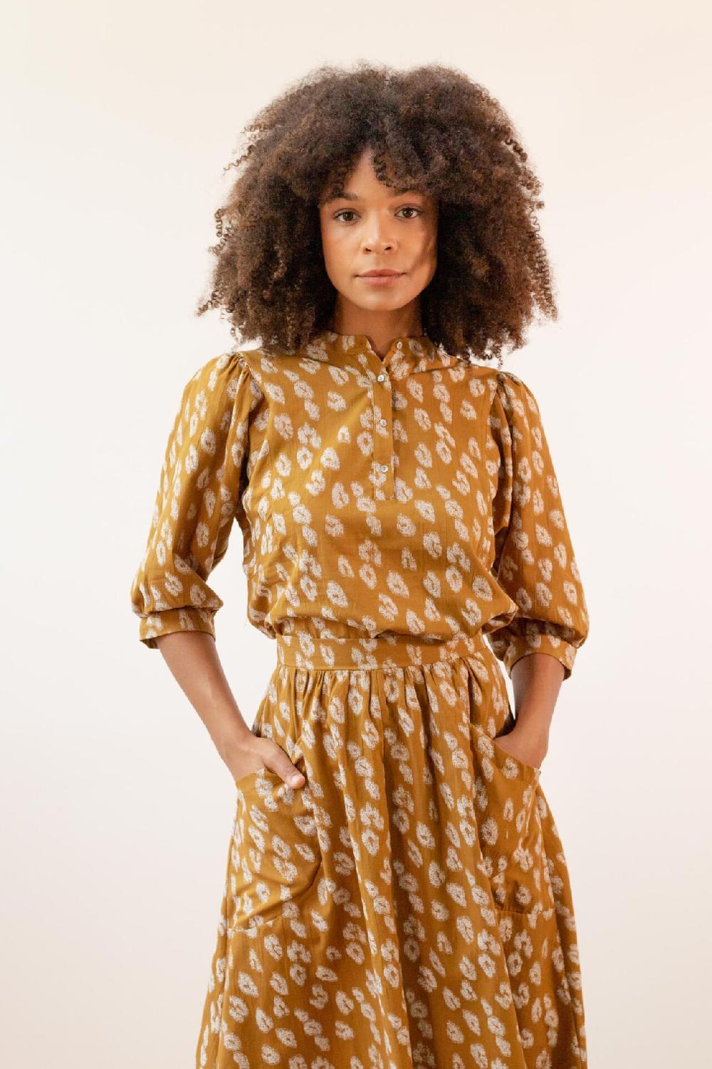 Pan Producto Básico Blusa Ocre Con Bordados