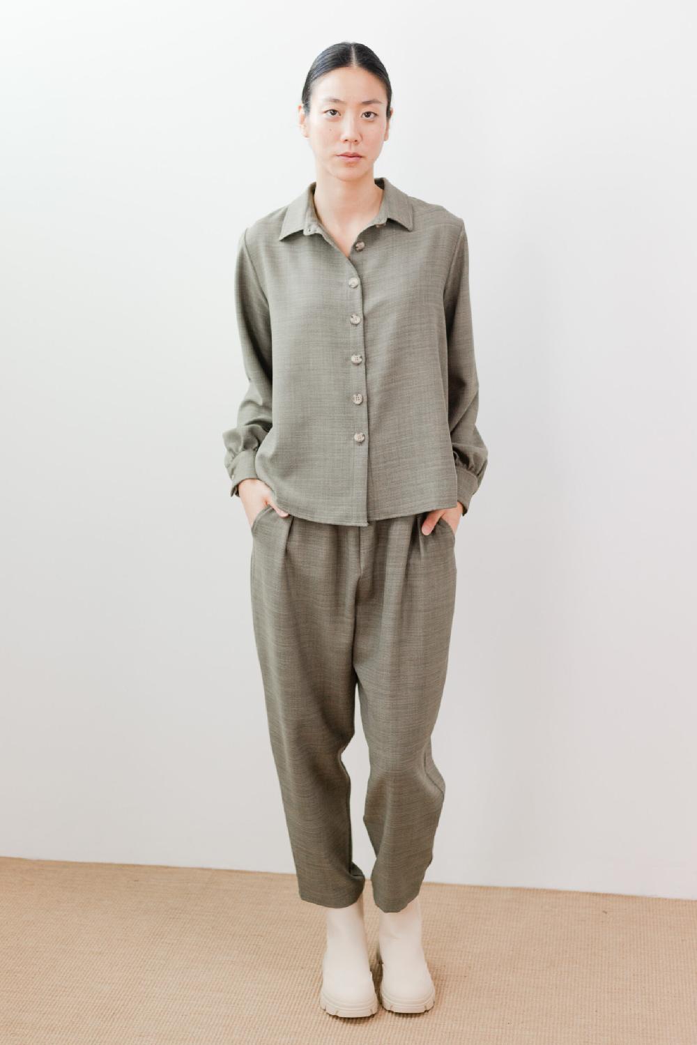 Pan Producto Básico Camisa Verde Seco