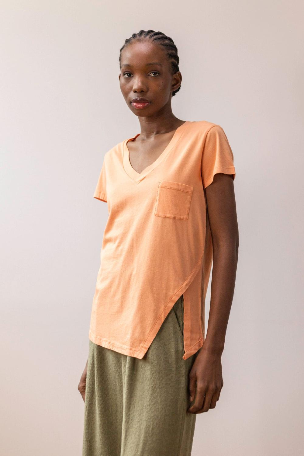 Pan Producto Básico Camiseta Salmón Asimétrica