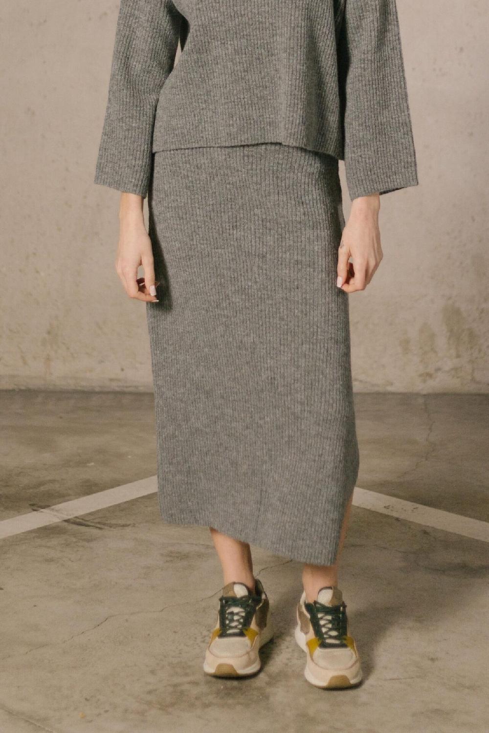 Pan Producto Básico Falda Tubo Punto Gris