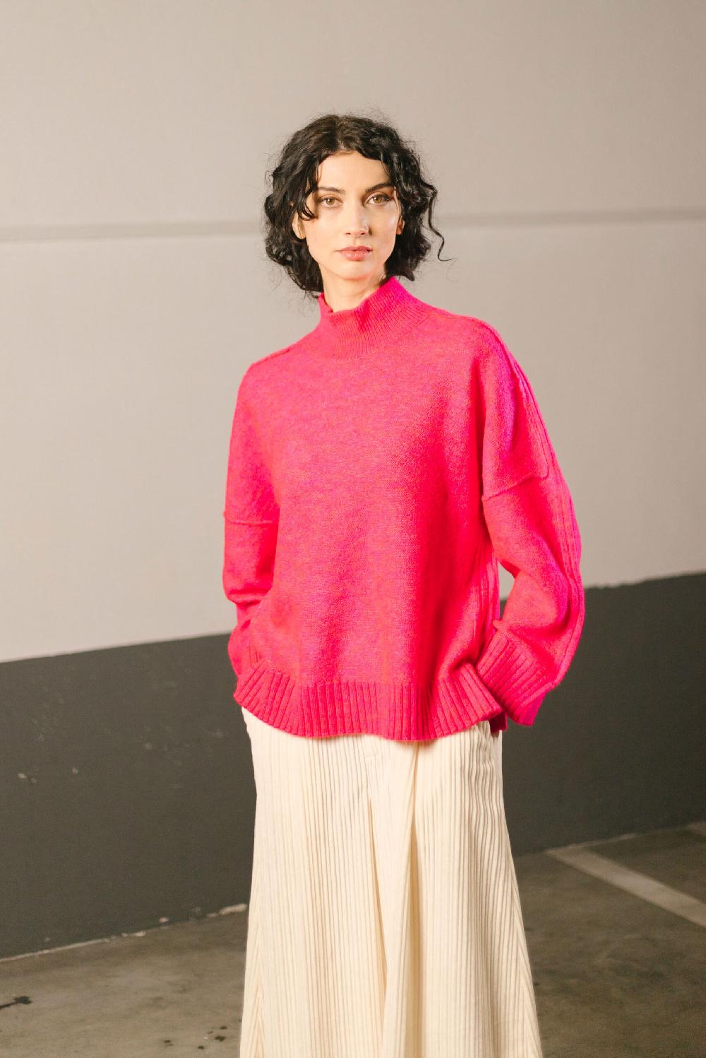 Pan Producto Básico Jersey Fucsia Cuello Alto