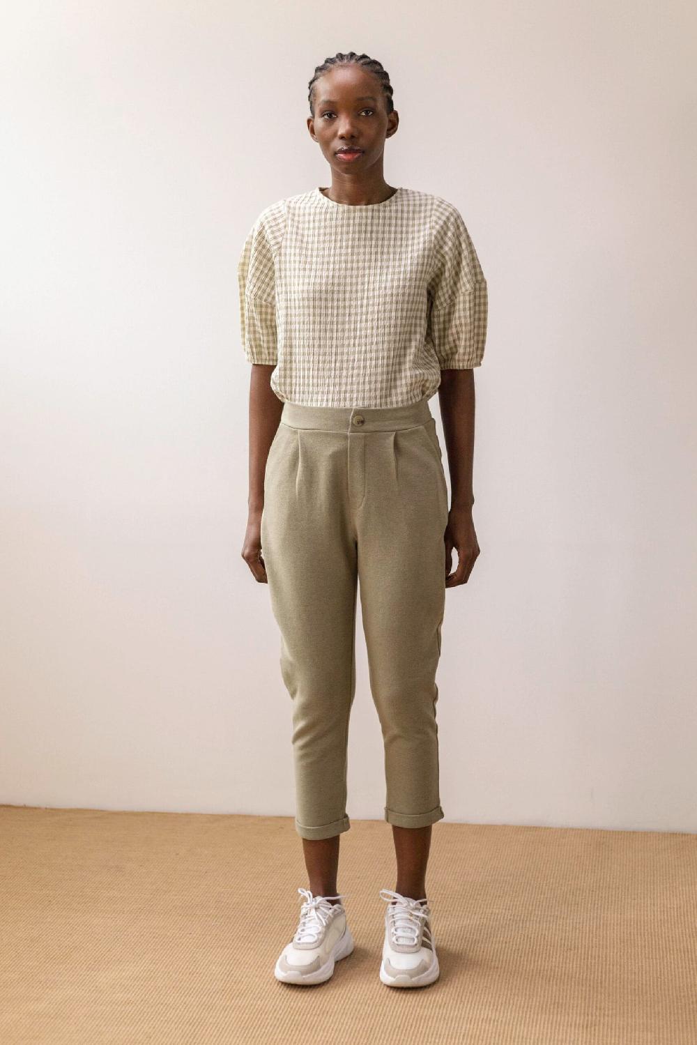 pan producto básico Pantalón Capri verde caqui