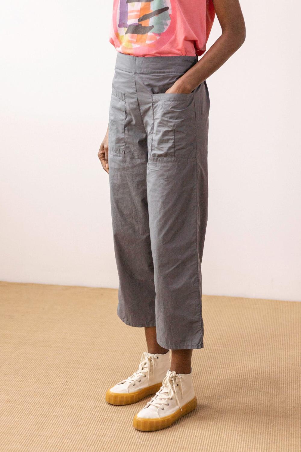 pan producto básico Pantalón gris amplio