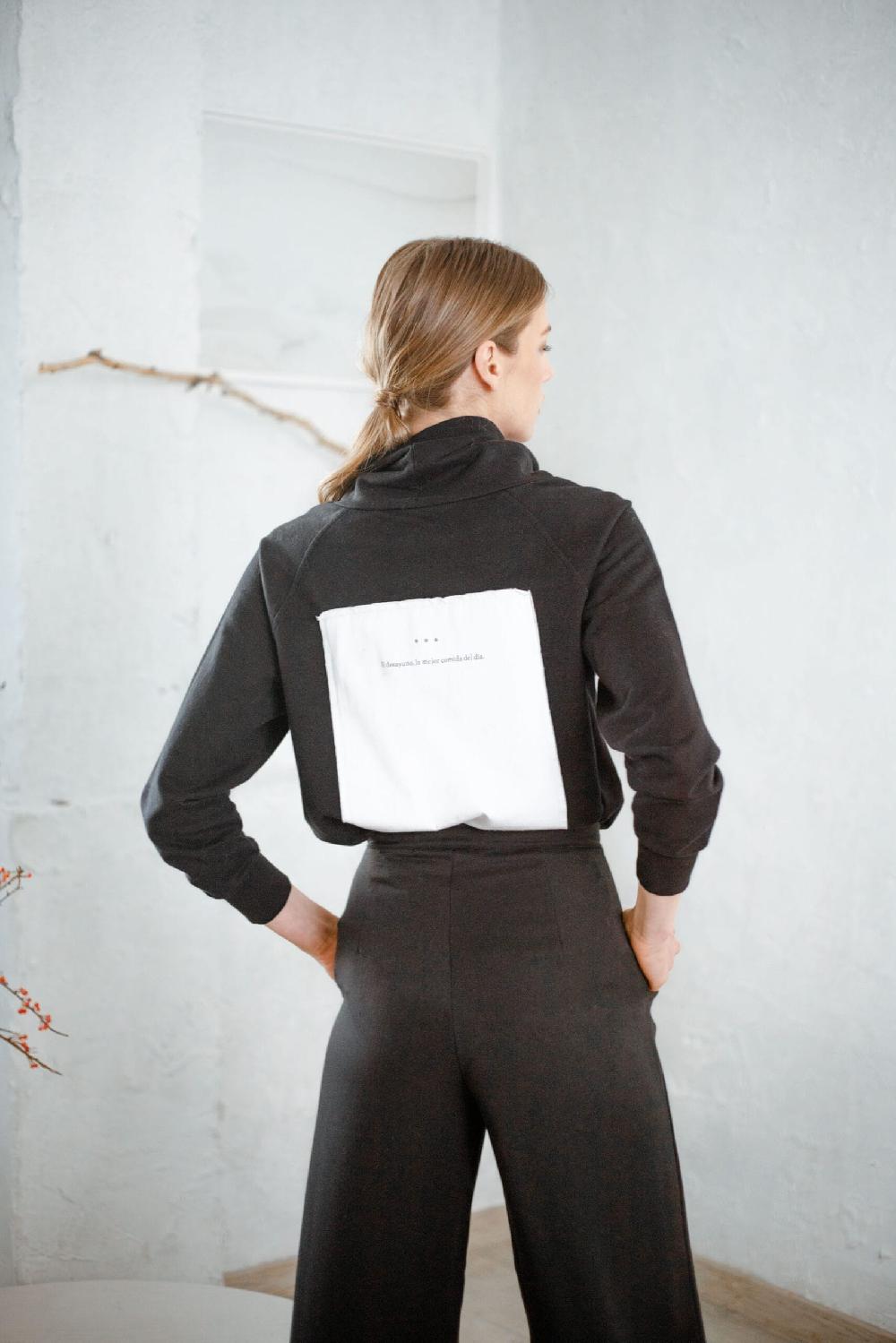 pan producto básico Sudadera negra cuello alto