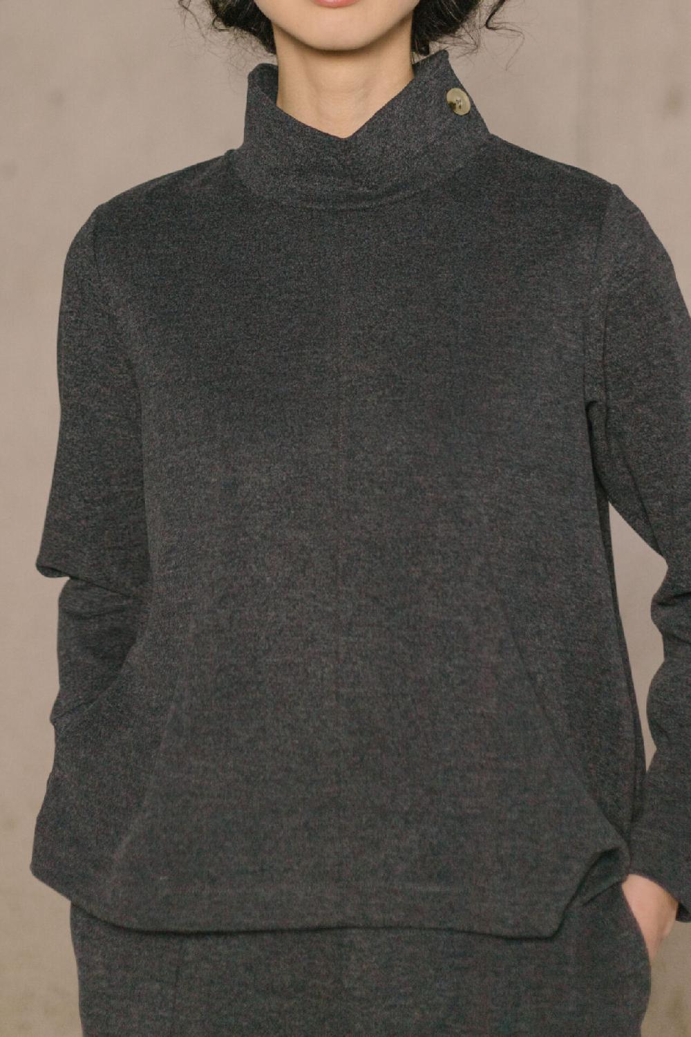 Pan Producto Básico Top Gris Cuello Chimenea