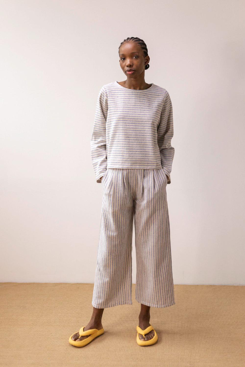 Pan Producto Básico Top Rústico Rayas Azules Finas