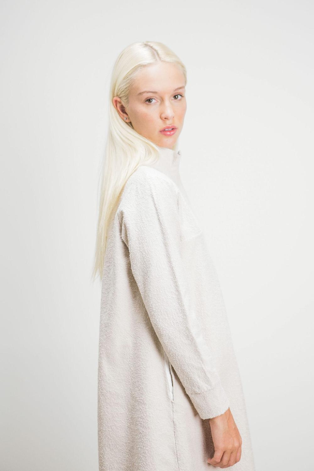 Pan Producto Básico Vestido Beige Textura Rugosa