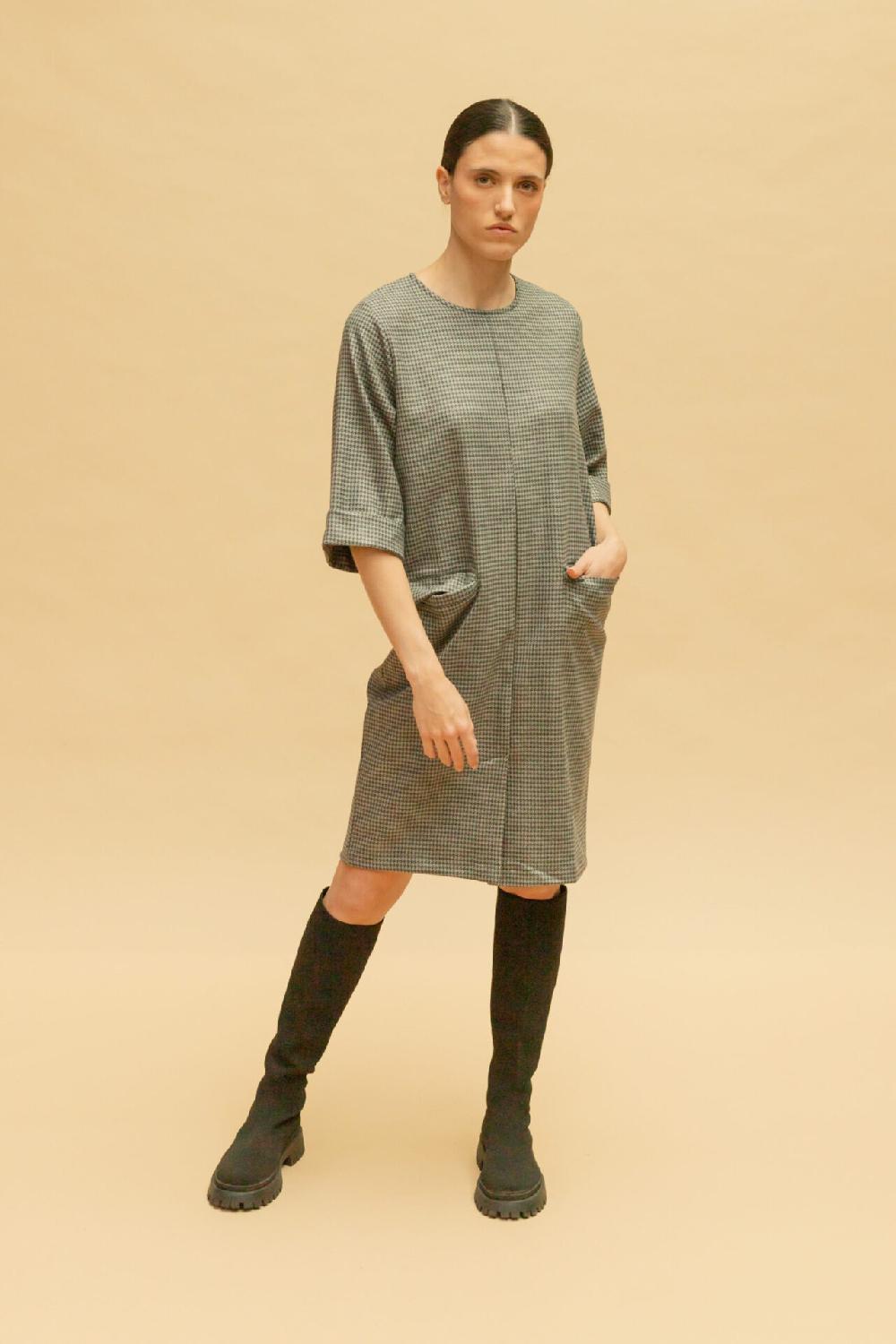 pan producto básico Vestido cuello redondo