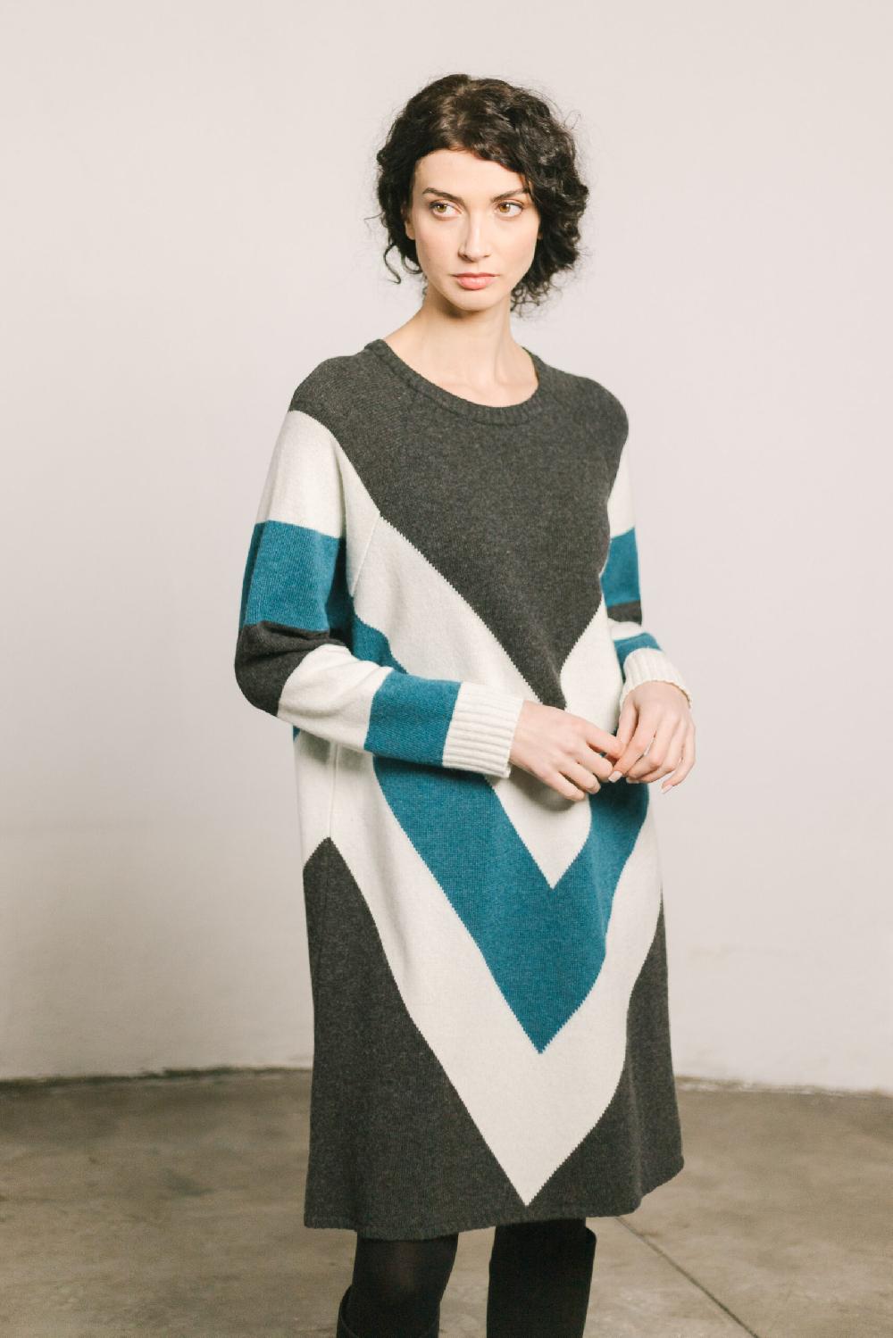 Pan Producto Básico Vestido De Punto Gris Y Azul