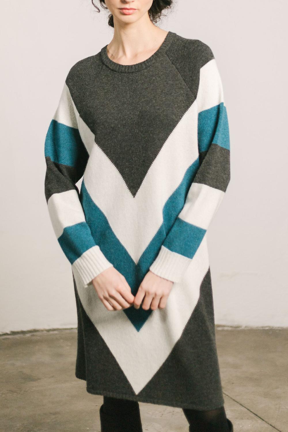 Pan Producto Básico Vestido De Punto Gris Y Azul