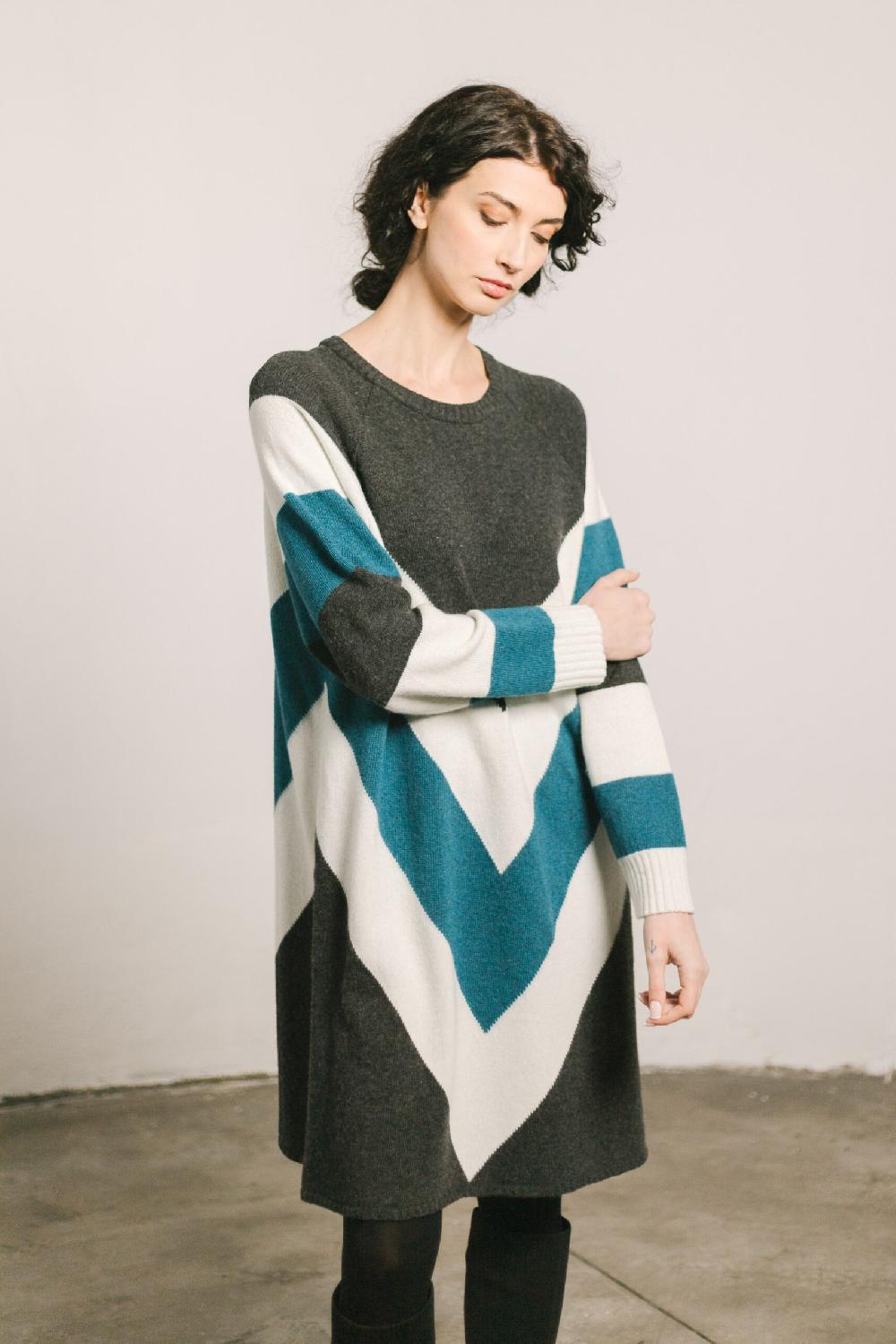 Pan Producto Básico Vestido De Punto Gris Y Azul