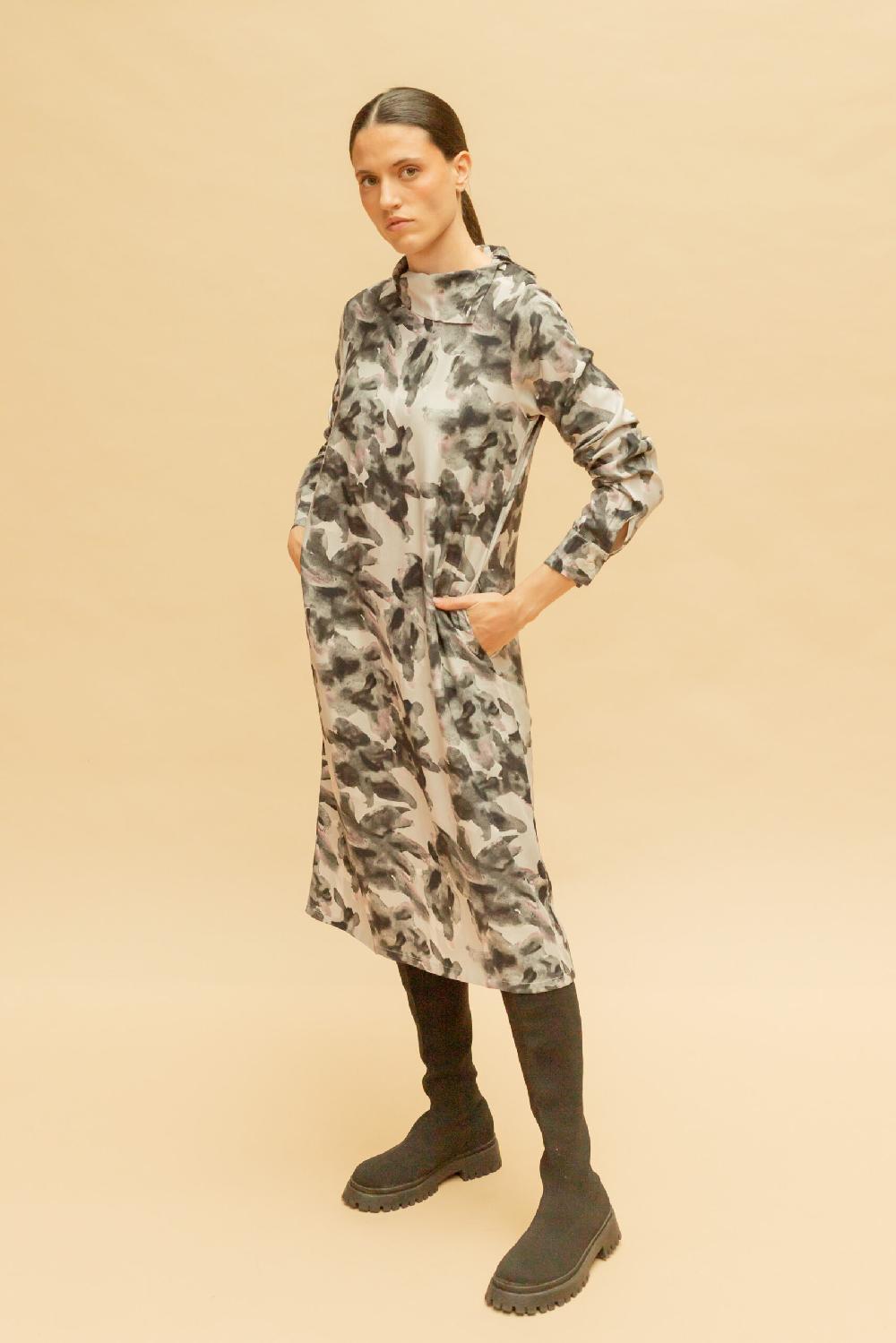 pan producto básico Vestido estampado cuello chimenea