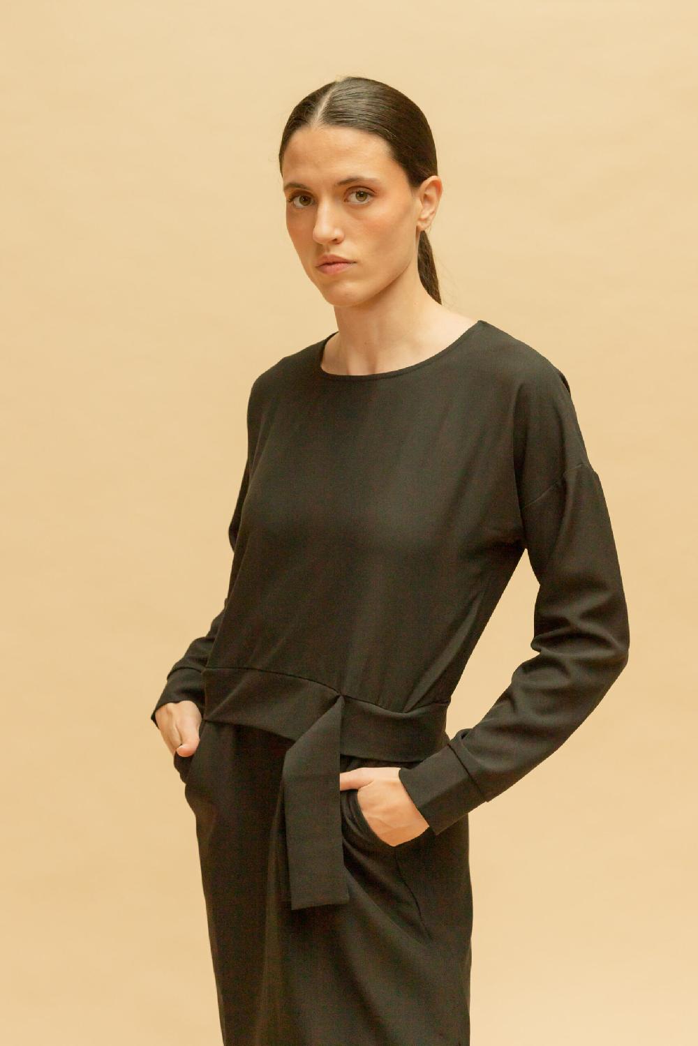 Pan Producto Básico Vestido Negro Detalles Cinturón