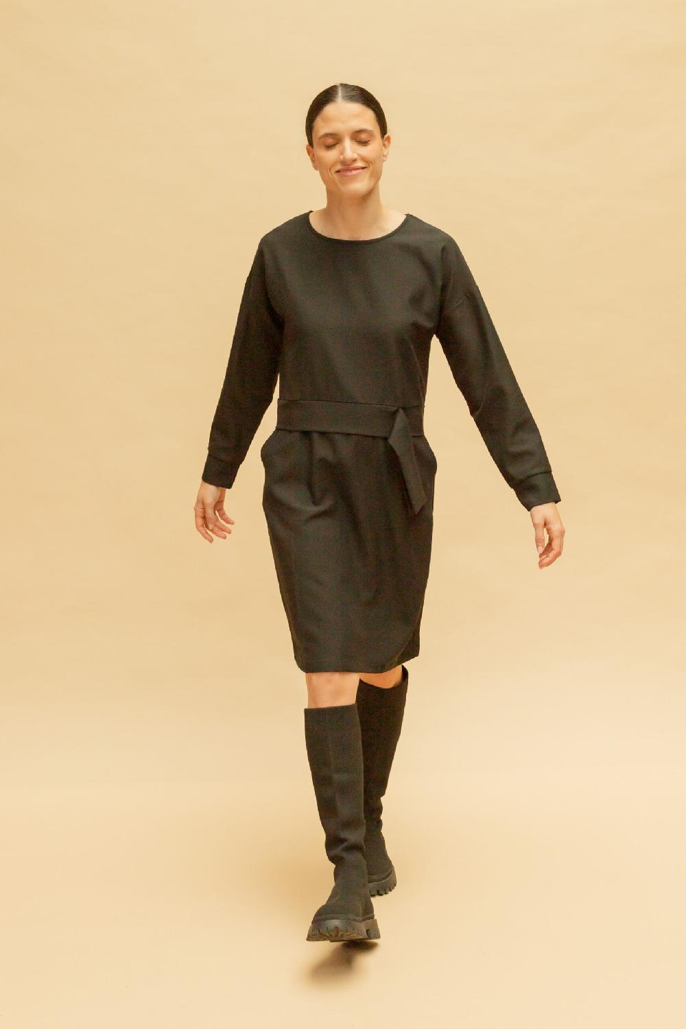 Pan Producto Básico Vestido Negro Detalles Cinturón