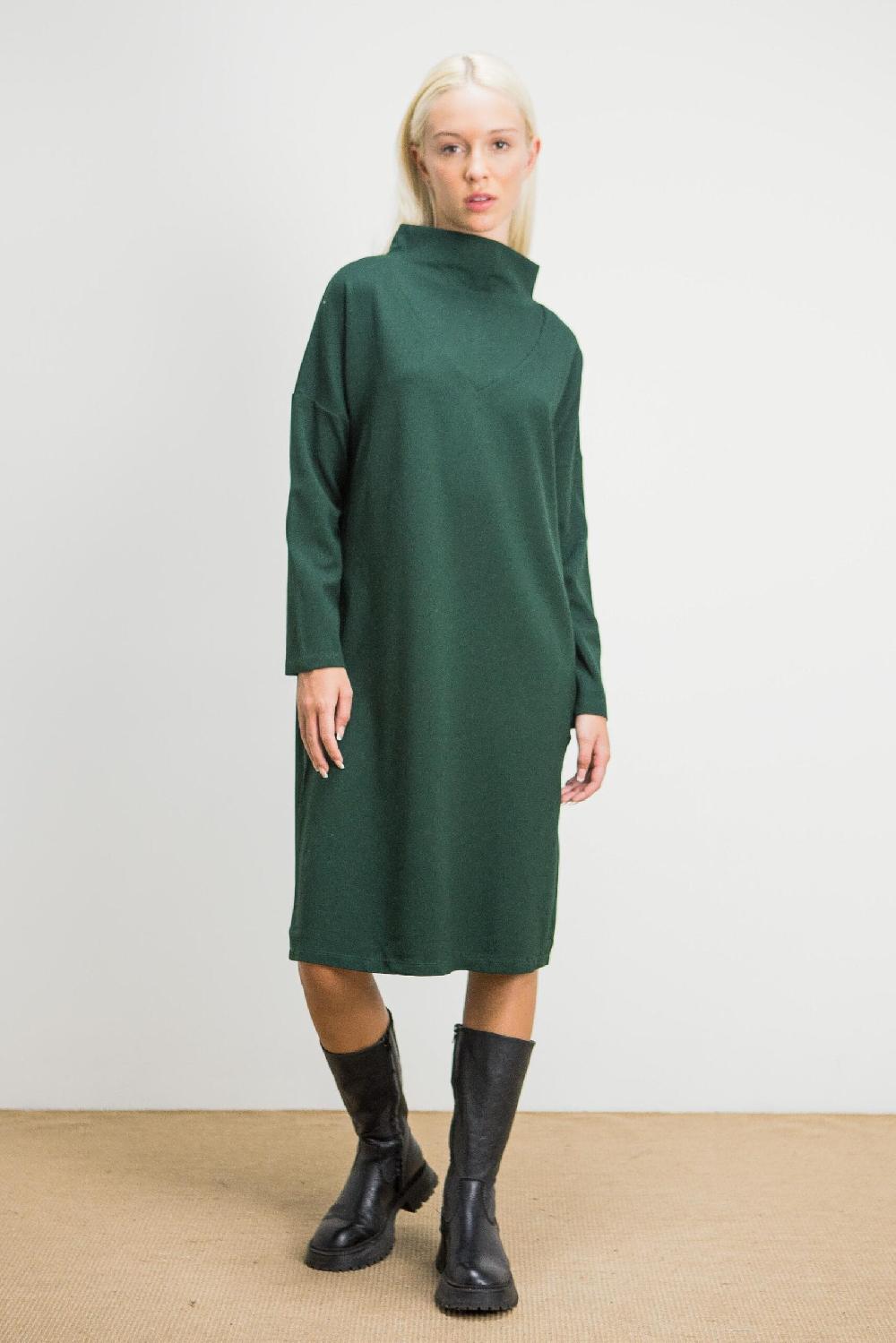 Pan Producto Básico Vestido Verde Botella Cuello Chimenea