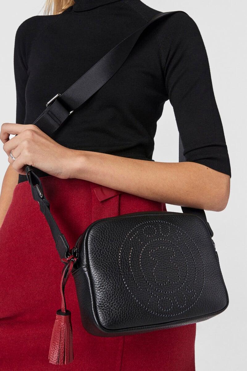 Pedro Del Hierro Bandolera Pequeña Leissa Negra De Piel