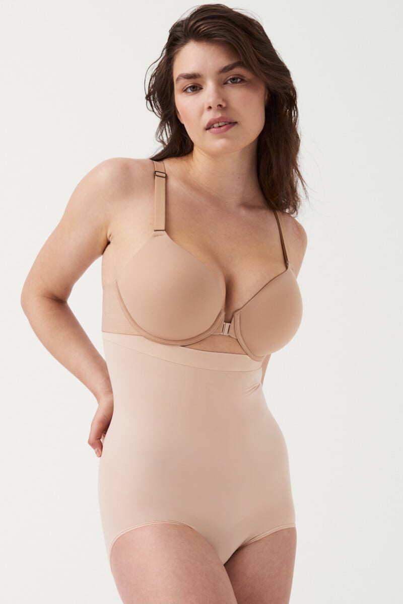 pedro del hierro Braga moldeadora de talle alto nude. SPANX