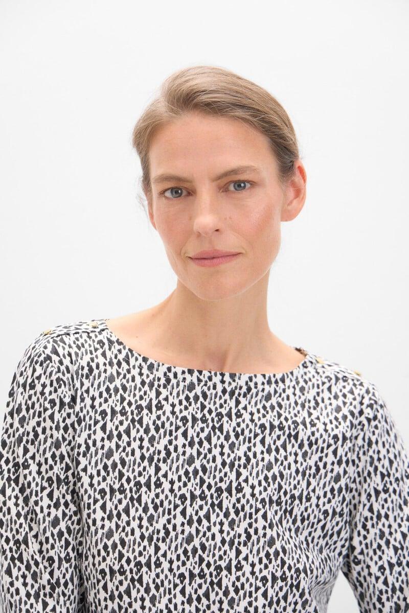 Pedro Del Hierro Camiseta Básica Escote Barco Con Botones Dorados