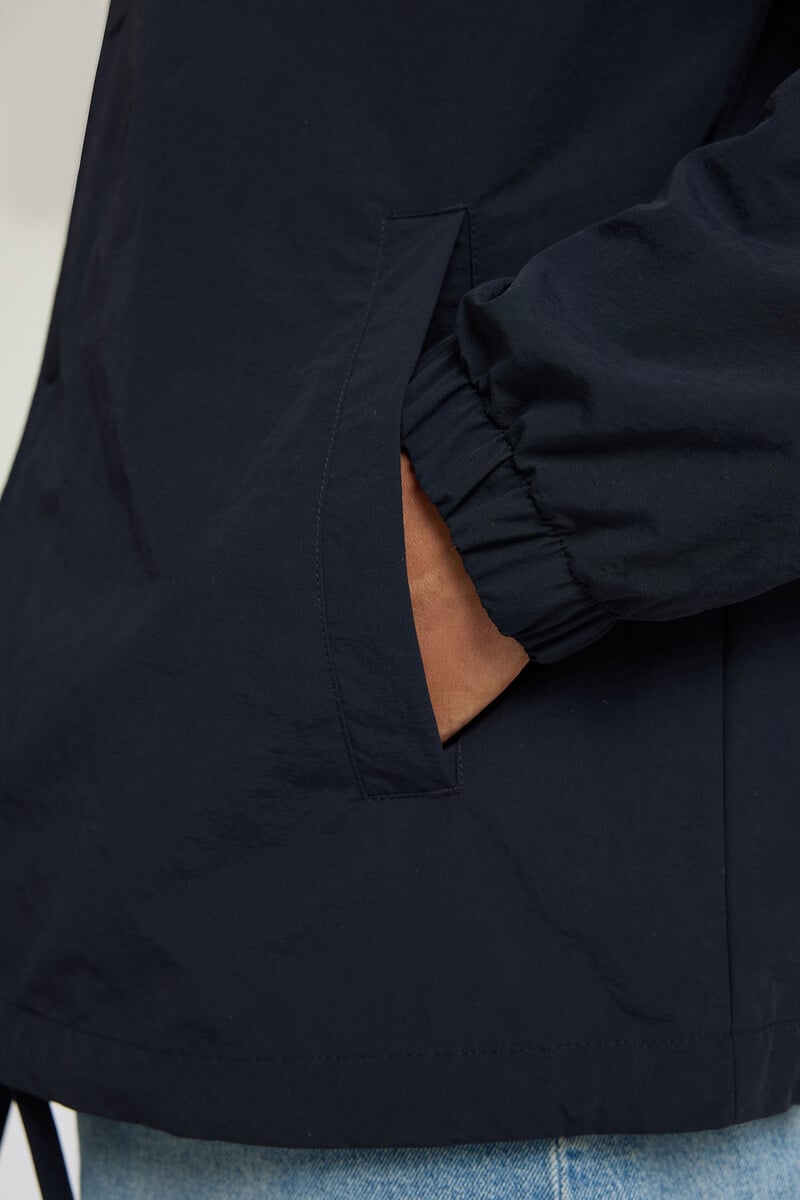 Pedro Del Hierro Chaqueta Corta Con Cuello Confeccionada Con Materiales Reciclados