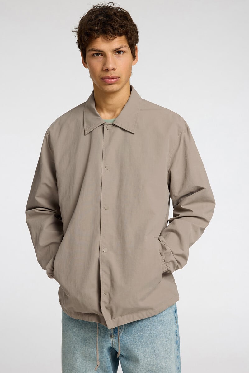 pedro del hierro Chaqueta corta con cuello confeccionada con materiales reciclados