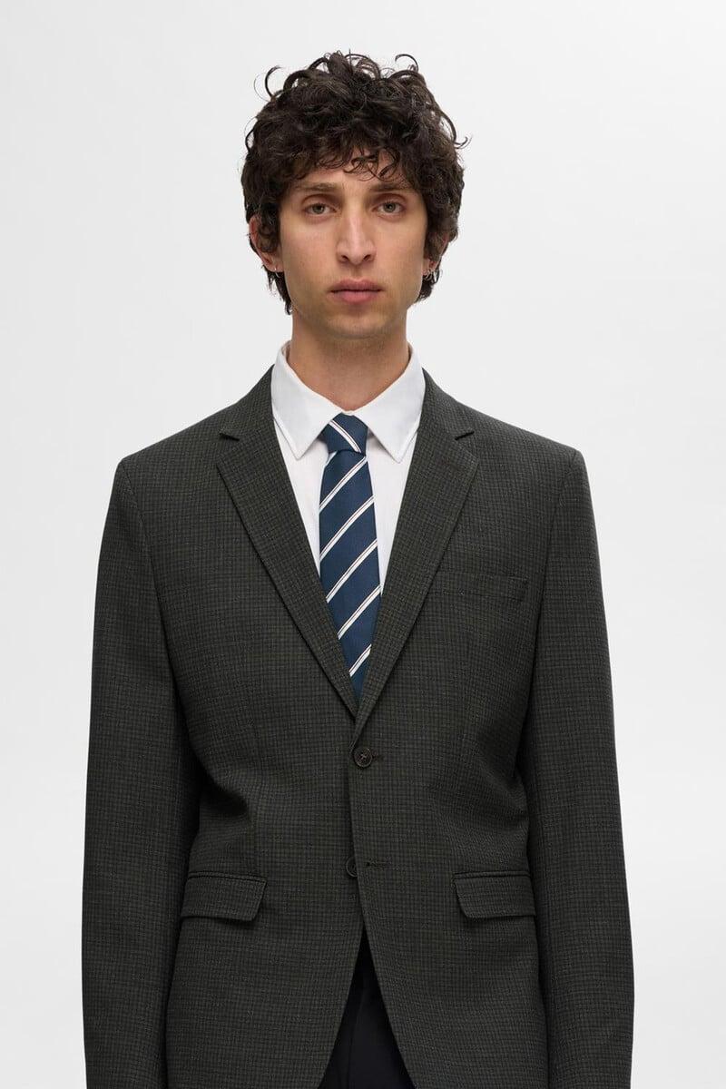 pedro del hierro Corbata de rayas confeccionada con materiales reciclados