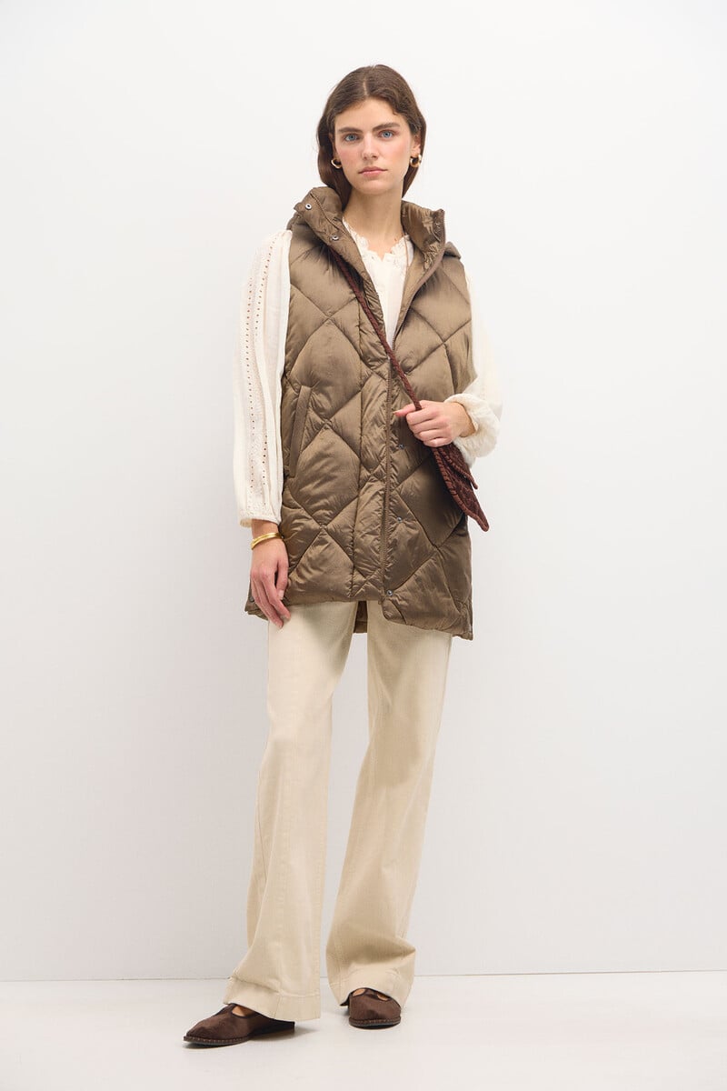 pedro del hierro Dafne. Chaleco acolchado metalizado