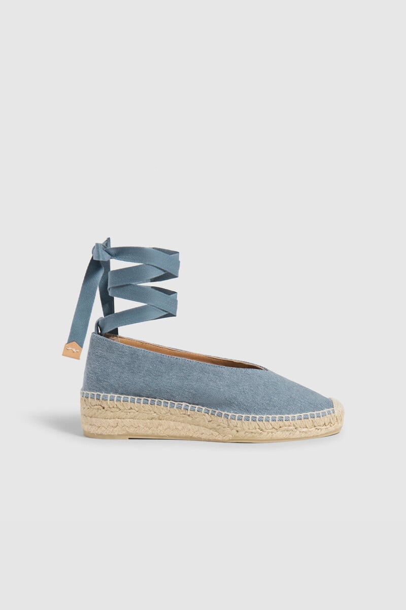 pedro del hierro Bailarina Gea elaborada en lona