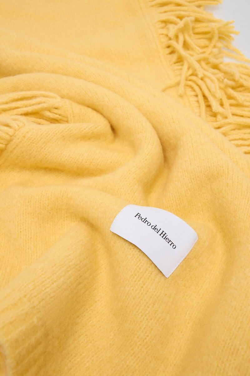 Pedro Del Hierro Bufanda Amarilla Con Flecos