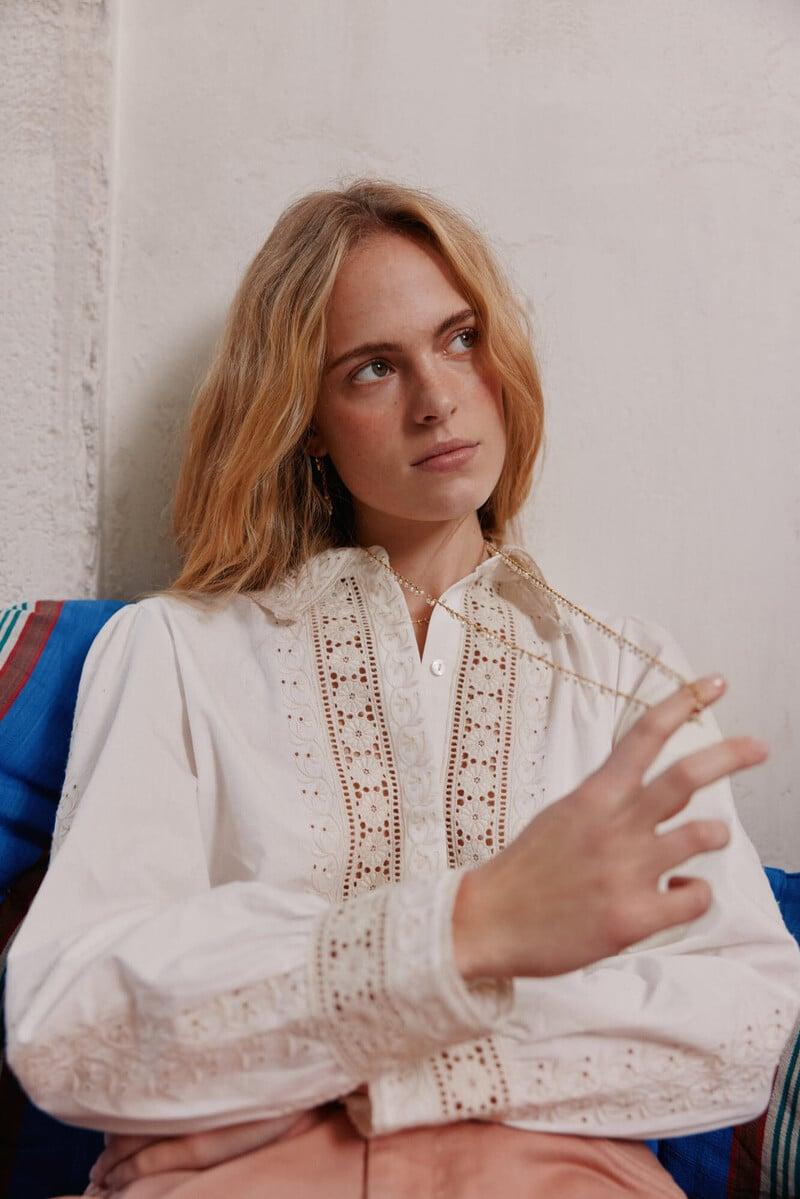 Pedro Del Hierro Candelaria. Camisa Bordada