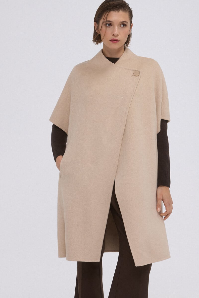 Pedro Del Hierro Capa Botón