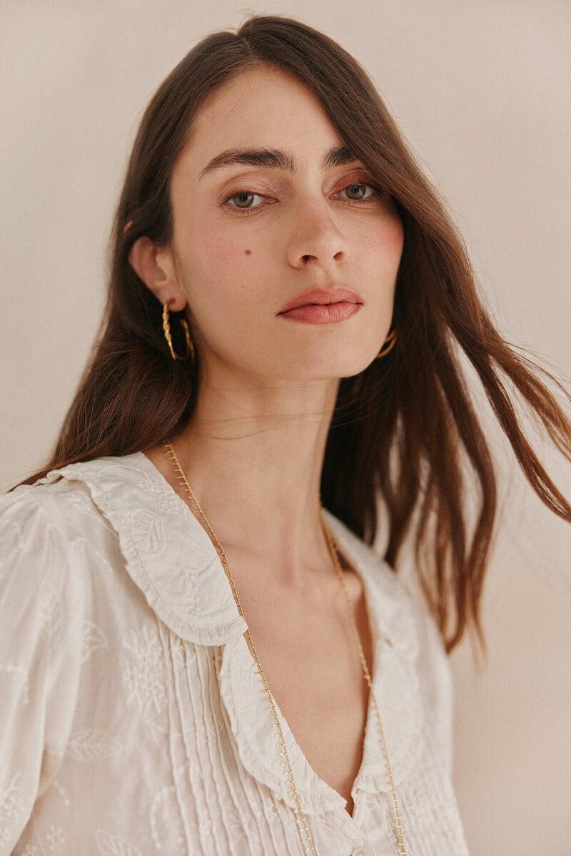 Pedro Del Hierro Carmela. Camisa Bordada Solapas