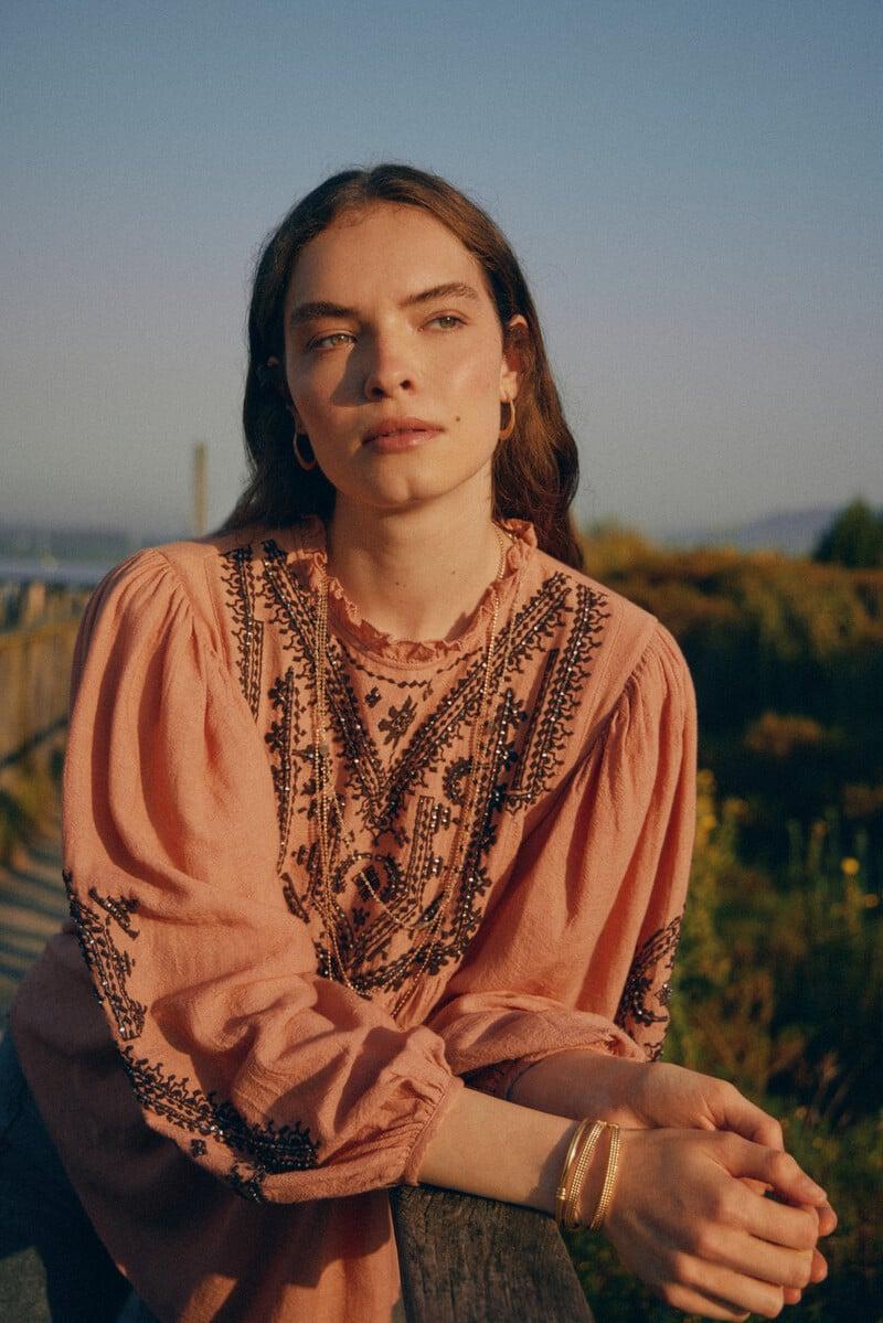 pedro del hierro Cleo. Blusa bordado étnico