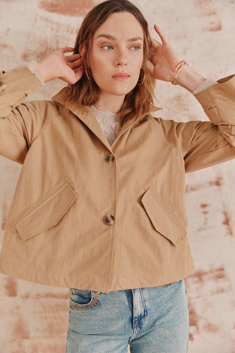 pedro del hierro Daniela. Gabardina corta