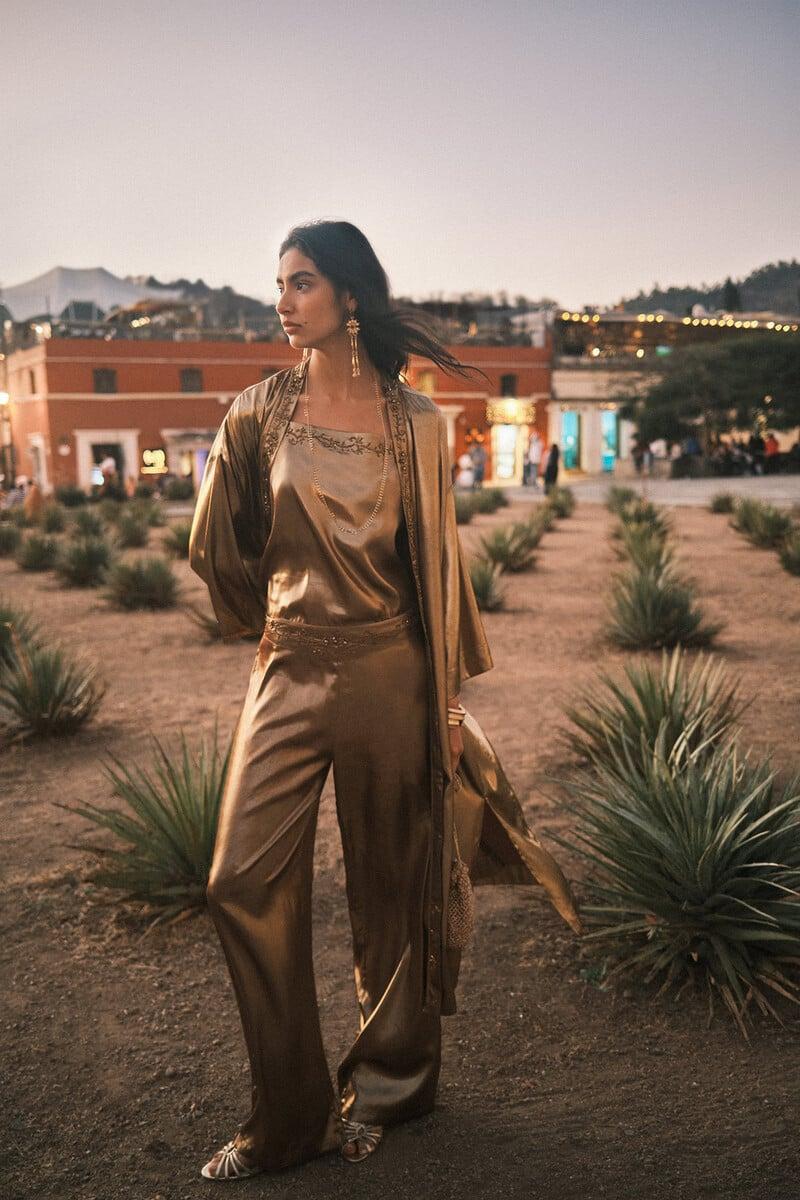 pedro del hierro Esti. Kimono bordado