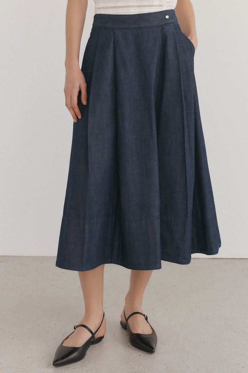 Pedro Del Hierro Falda Pliegues