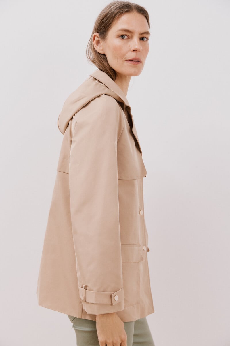 Pedro Del Hierro Gabardina Corta Con Vuelo