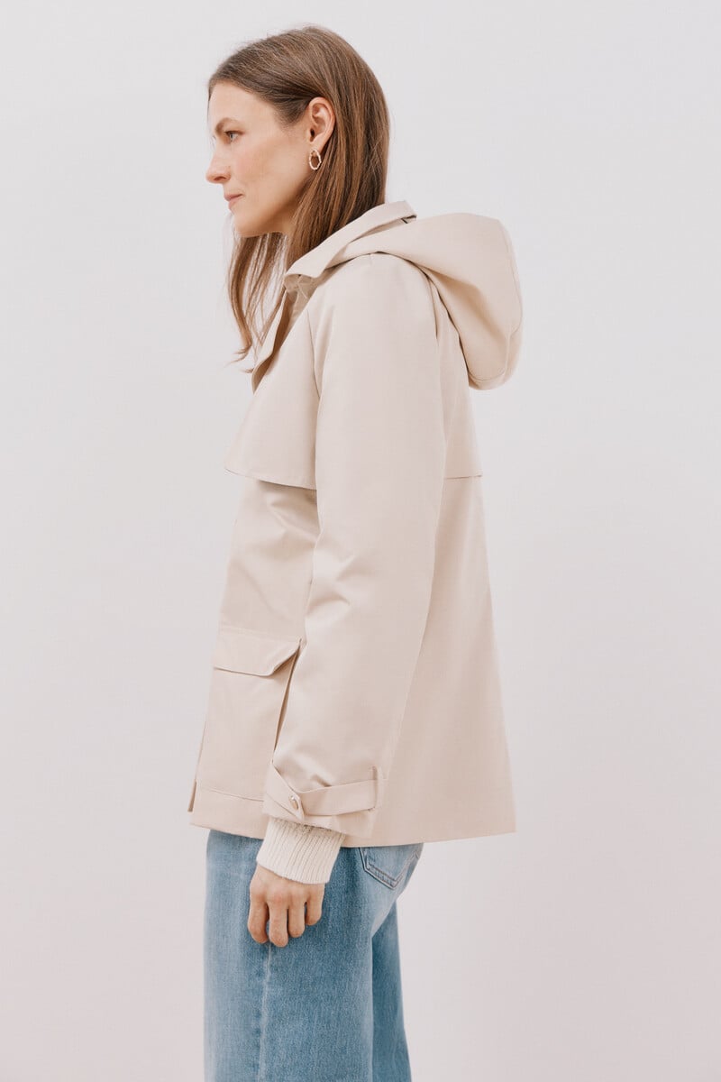 Pedro Del Hierro Gabardina Corta Con Vuelo