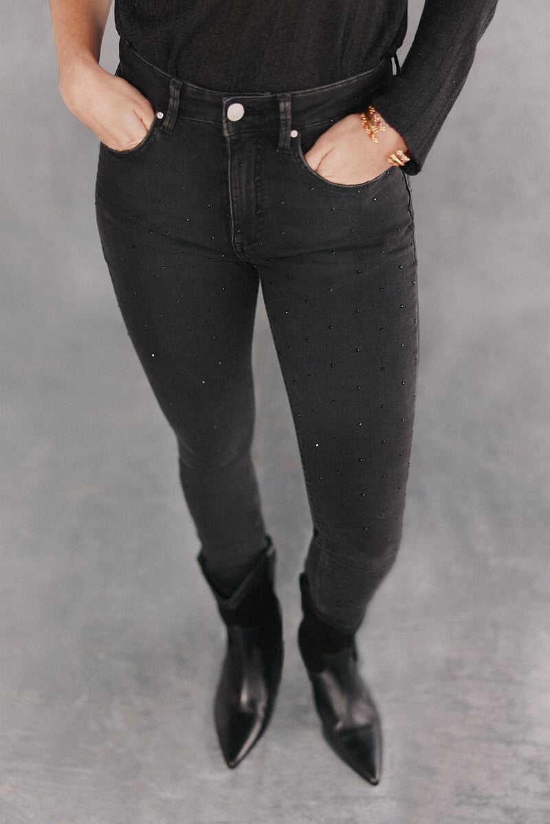 pedro del hierro Odila. Jeans skinny con brillos