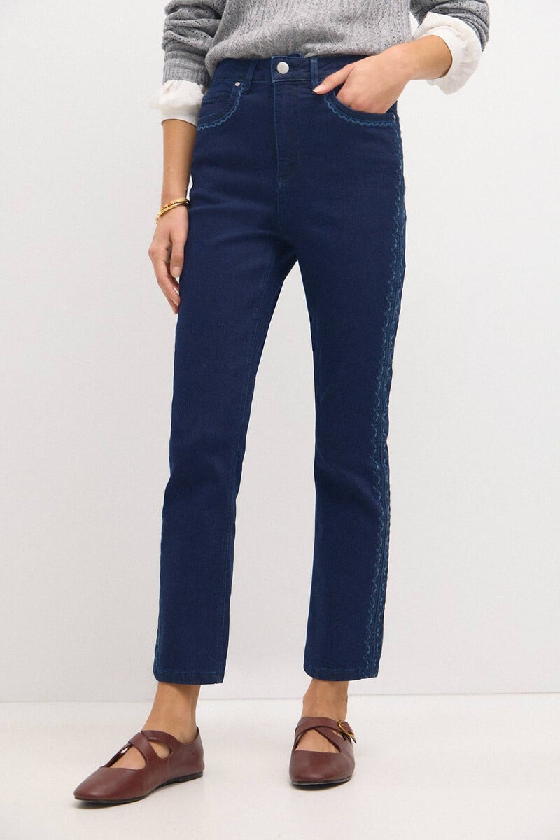 Pedro Del Hierro Ofira. Jeans Con Corte De Bota