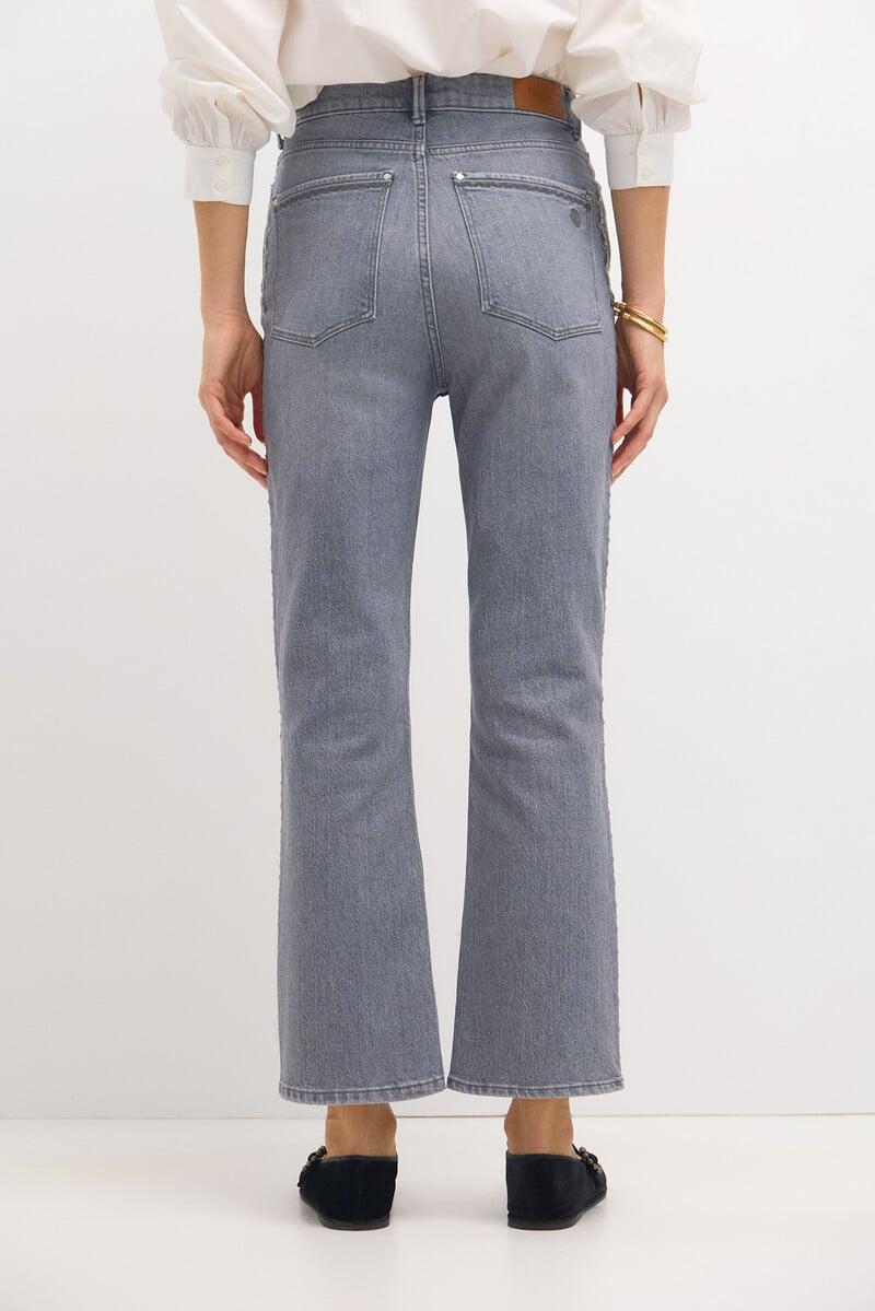 Pedro Del Hierro Ondina. Jeans Con Corte De Bota