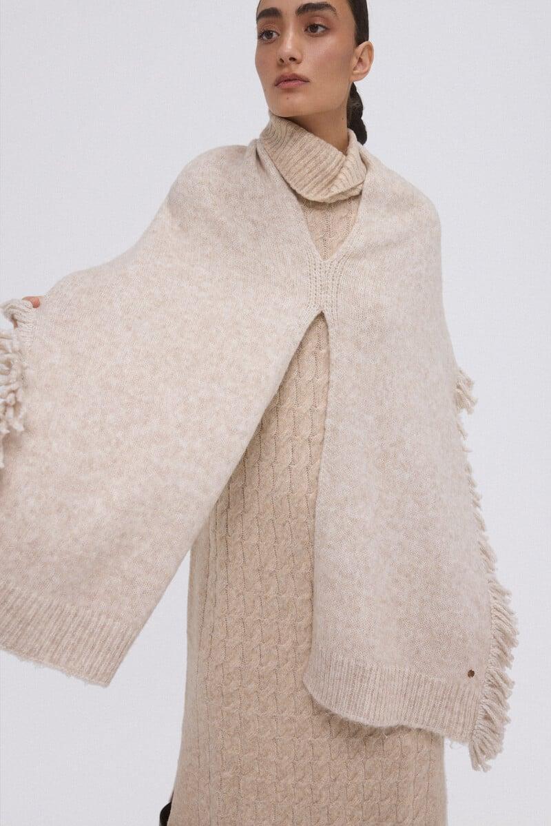 Pedro Del Hierro Poncho De Punto Marrón Con Flecos