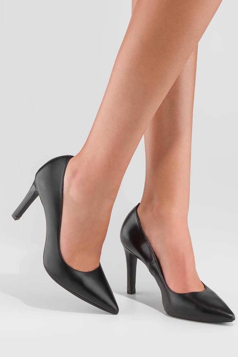 Pedro Del Hierro Salón Básico En Piel Lisa