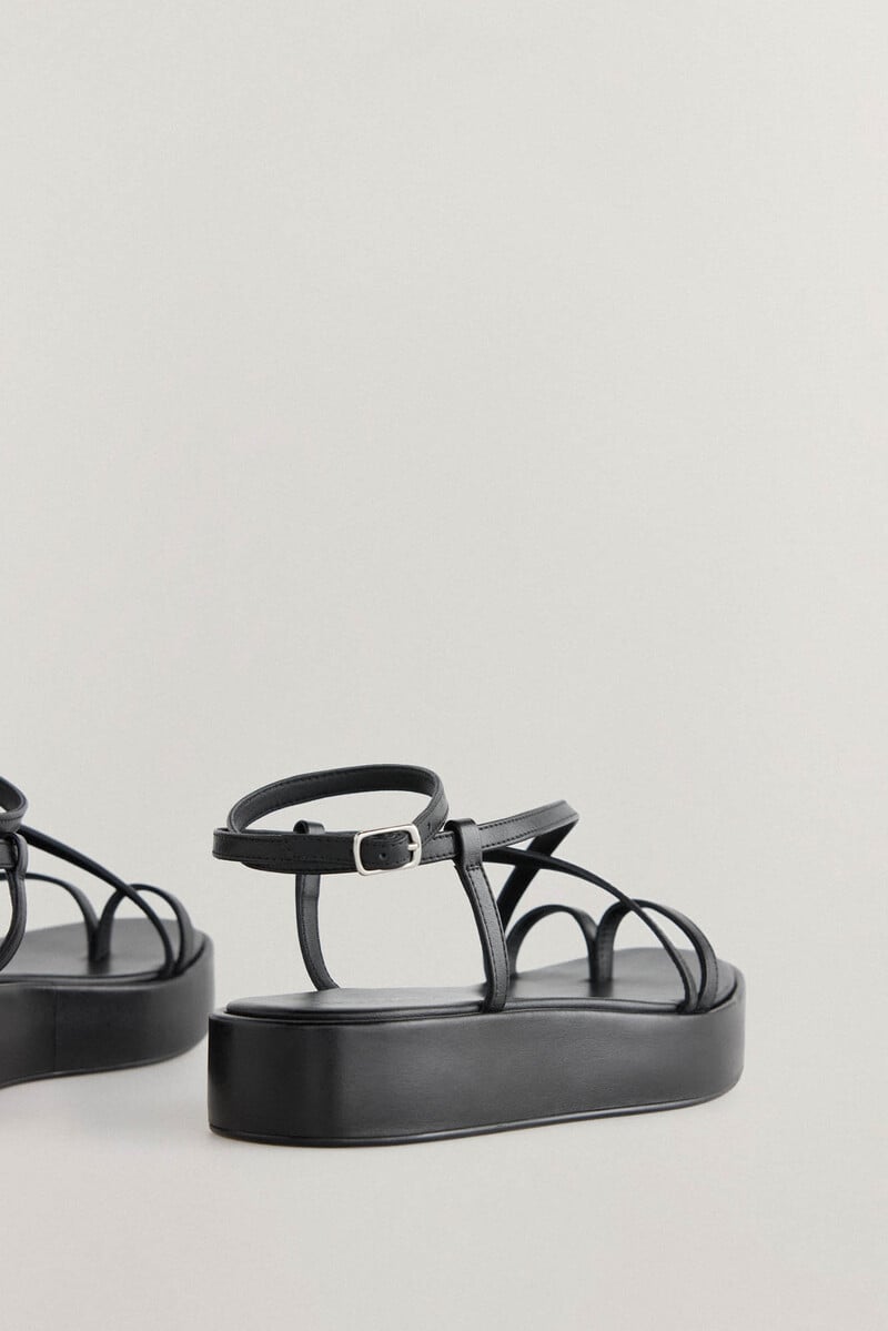 Pedro Del Hierro Sandalia Negra Plataforma Midi