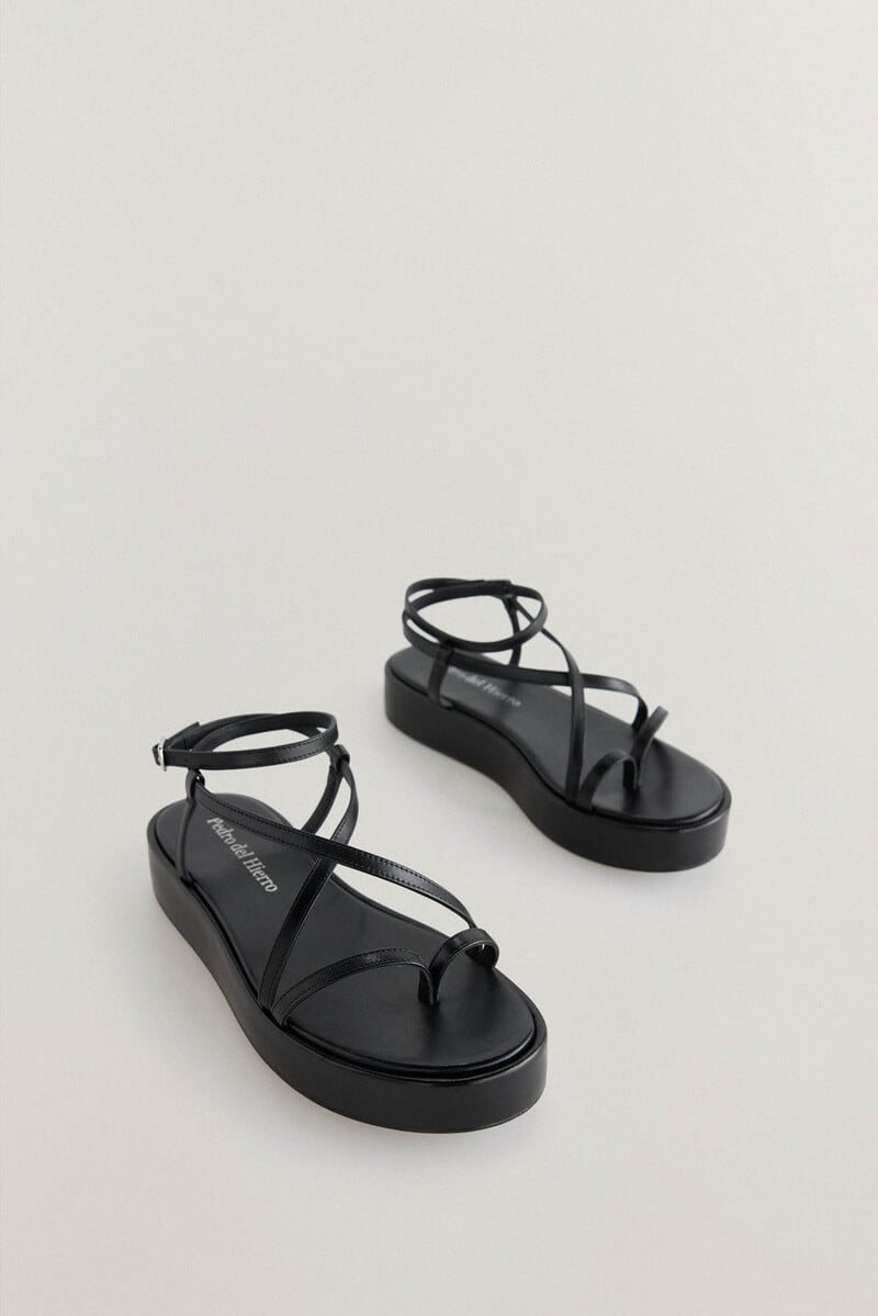 Pedro Del Hierro Sandalia Negra Plataforma Midi