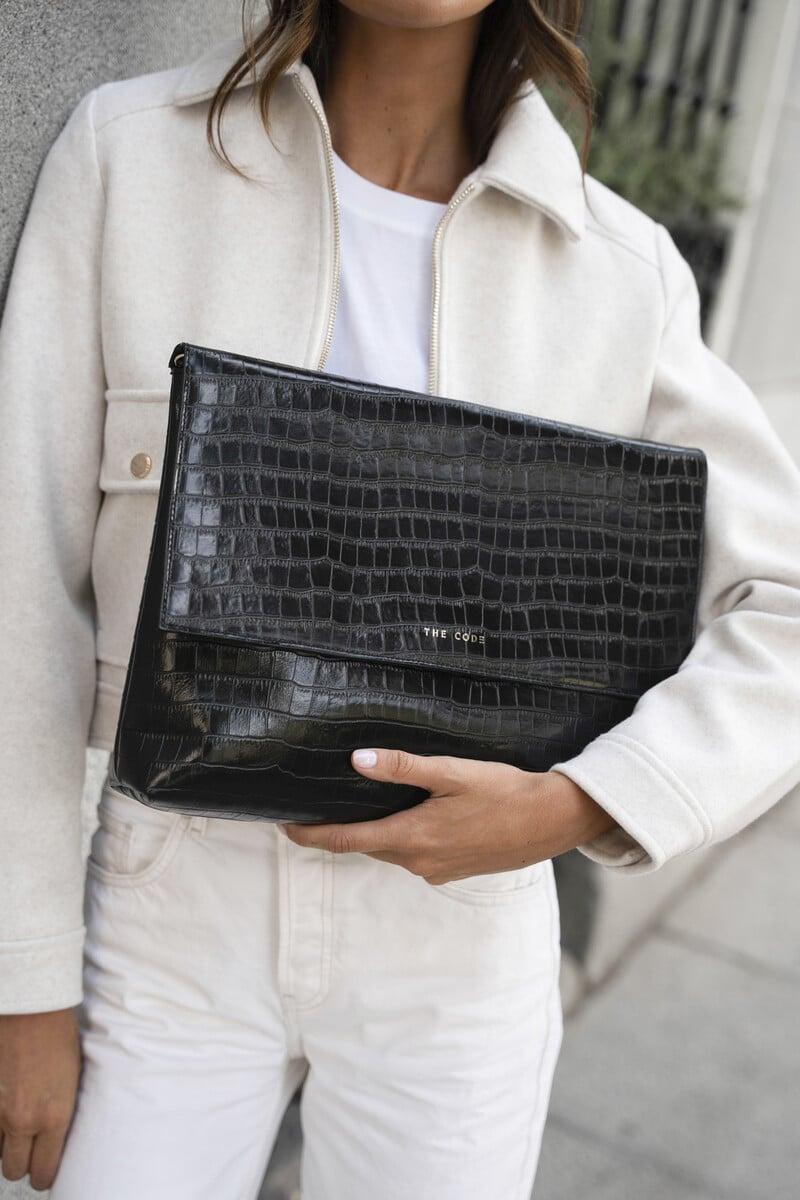 Pedro Del Hierro Sobre Angela Negro