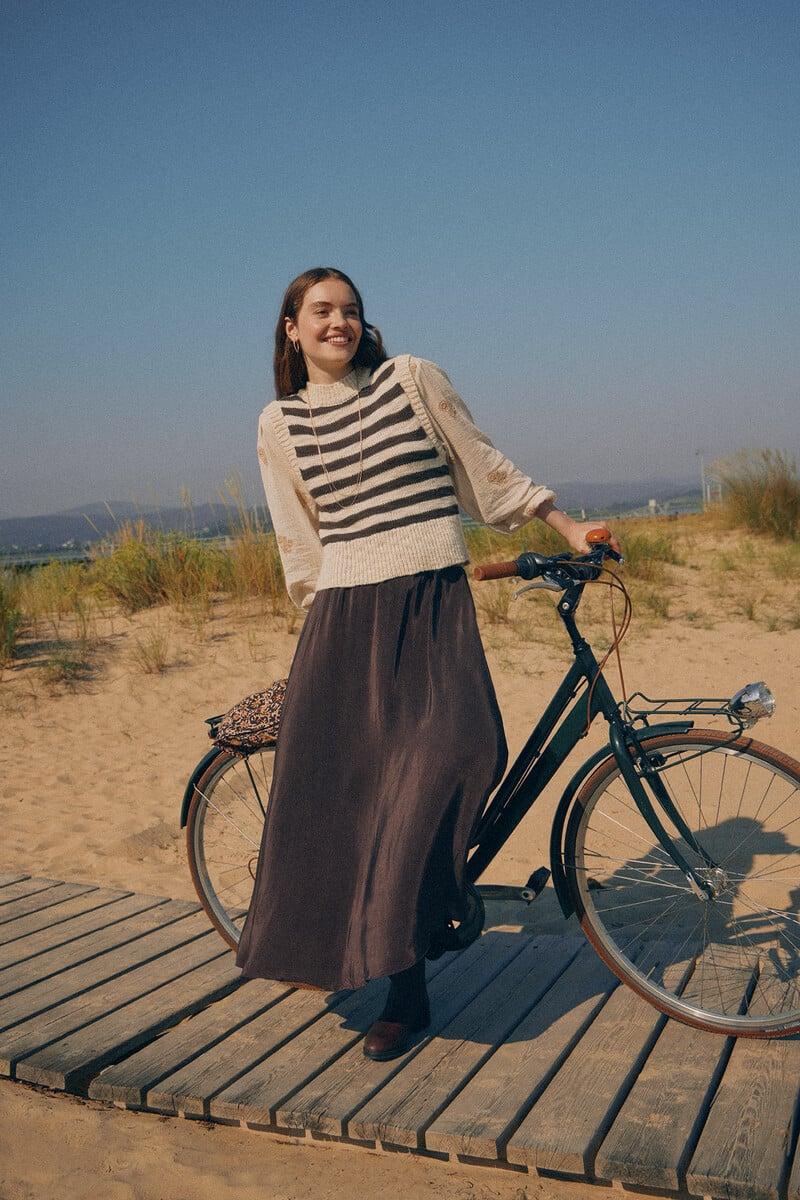 Pedro Del Hierro Társila. Chaleco De Punto Rayas