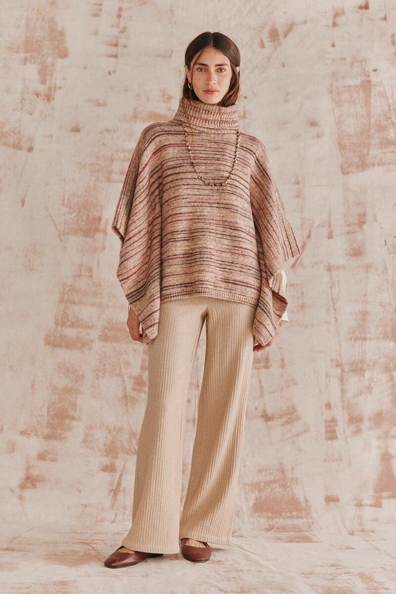 Pedro Del Hierro Teocleta. Poncho De Punto